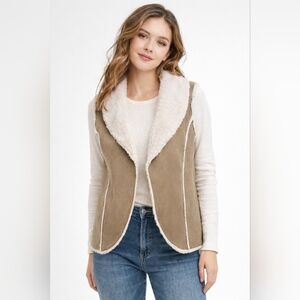 Olive & Oak faux fur Lined Vest size small like new